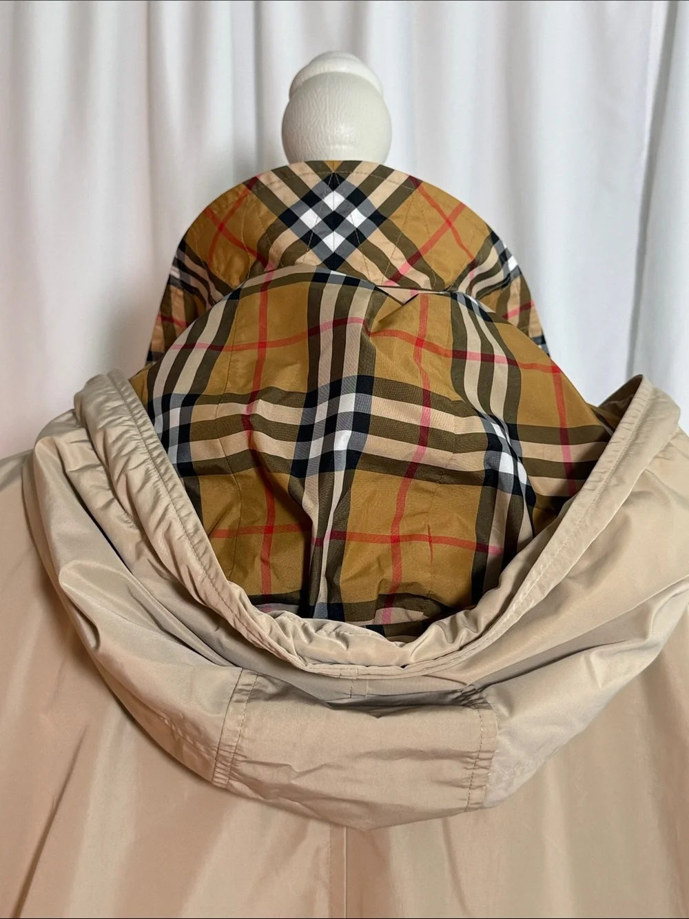 Burberry Beige Long Raincoat with Snap & Zip Front - Picture 10 of 16